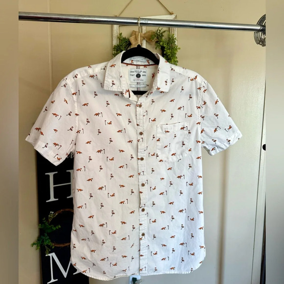 Denim & Flower Other - DENIM & FLOWER, FOX PLAYING GOLF, MENS Sz-M SLIM, BUTTON UP SHIRT.